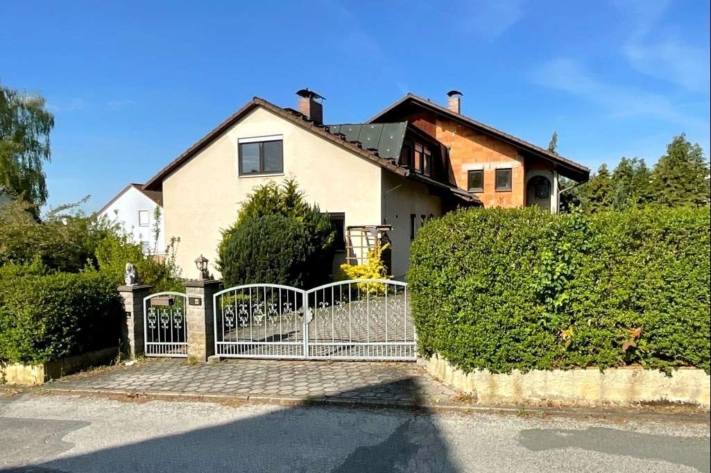 Außenansicht - Zweifamilienhaus in 96279 Weidhausen mit 207m² kaufen