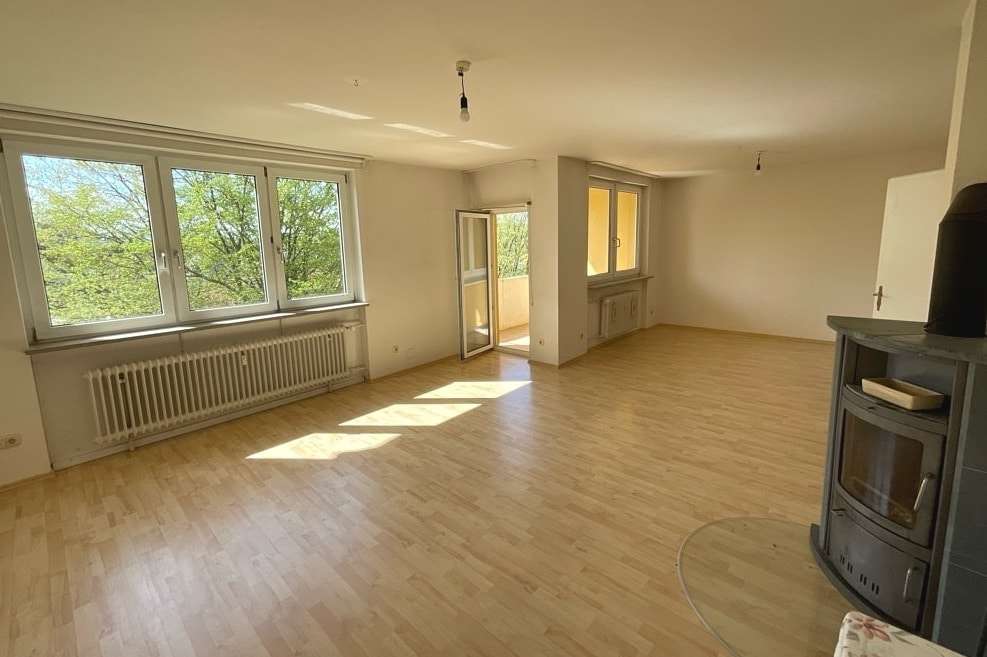 Wohnzimmer - Etagenwohnung in 96450 Coburg mit 92m² kaufen