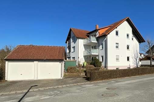 Außenansicht - Etagenwohnung in 96486 Lautertal mit 84m² kaufen