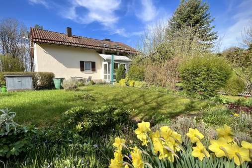 Rückansicht Haus Rückansicht Haus - Einfamilienhaus in 96450 Coburg mit 205m² kaufen