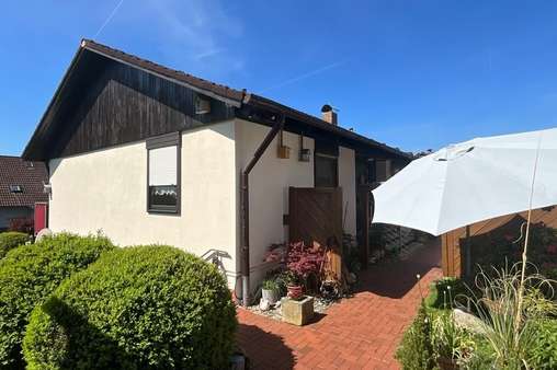 Rückseite des Hauses - Einfamilienhaus in 96253 Untersiemau mit 121m² kaufen