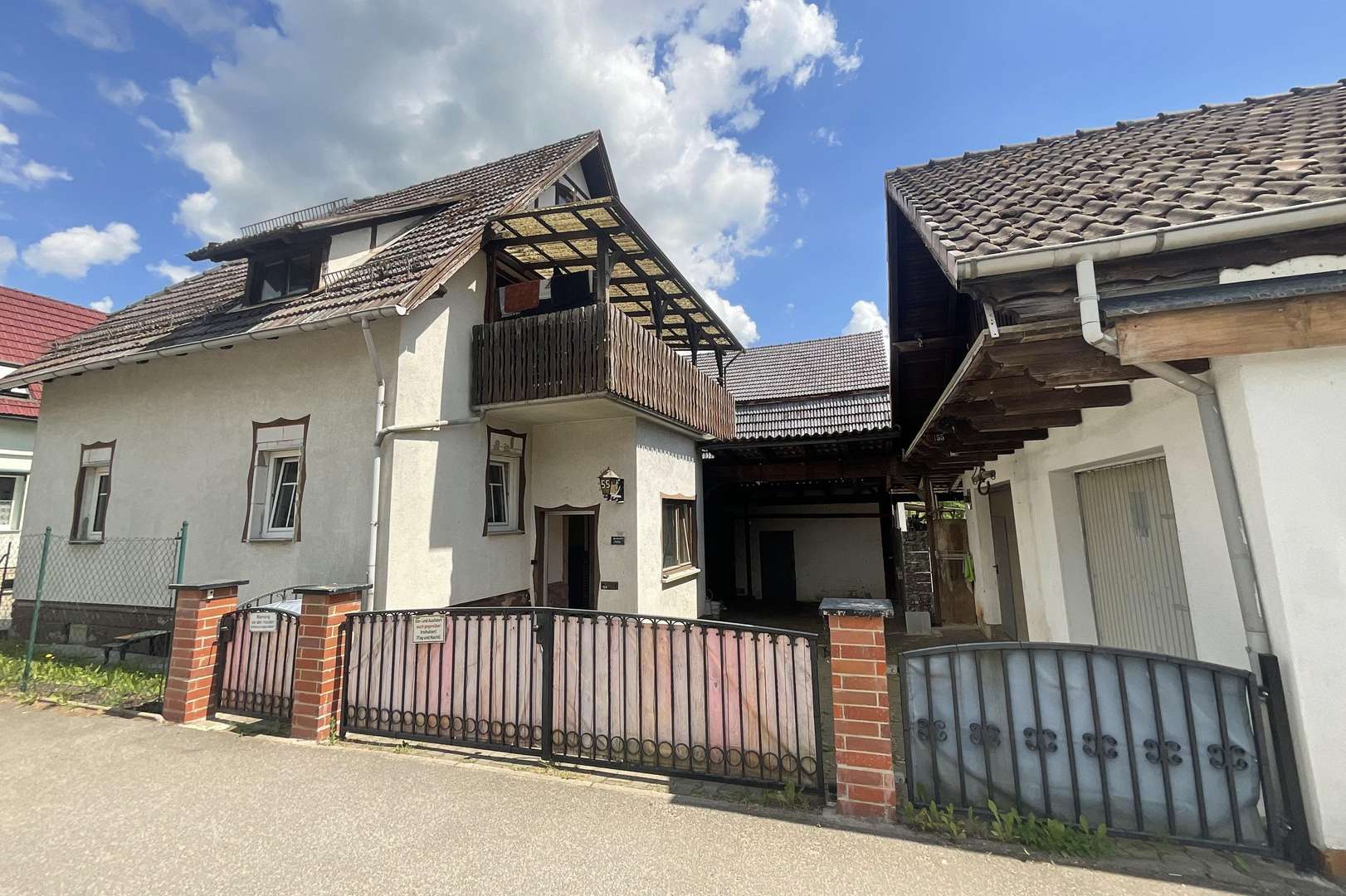 Titelbild Titelbild - Einfamilienhaus in 96476 Bad Rodach mit 113m² kaufen