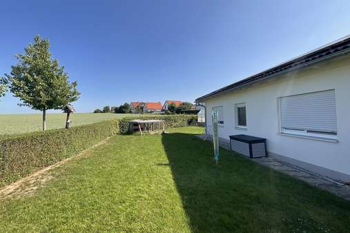 Seitenansicht Seitenansicht - Bungalow in 96450 Coburg mit 134m² kaufen