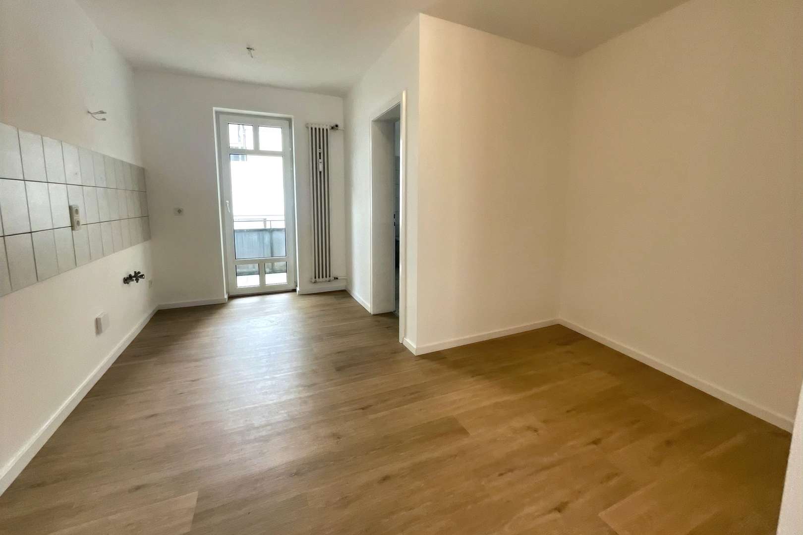 Wohnen/Küche mit Zugang zum Balkon Wohnen/Küche mit Zugang zum Balkon - Etagenwohnung in 96476 Bad Rodach mit 31m² mieten