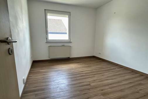 Zimmer Zimmer - Etagenwohnung in 96231 Bad Staffelstein mit 65m² mieten