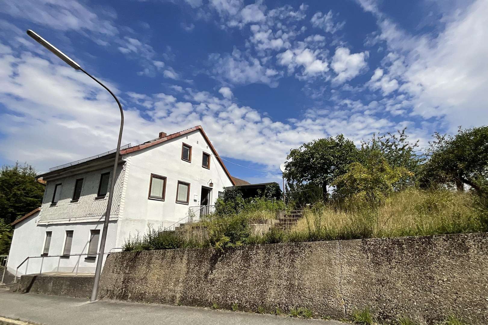 Titelbild - Einfamilienhaus in 96450 Coburg mit 101m² kaufen