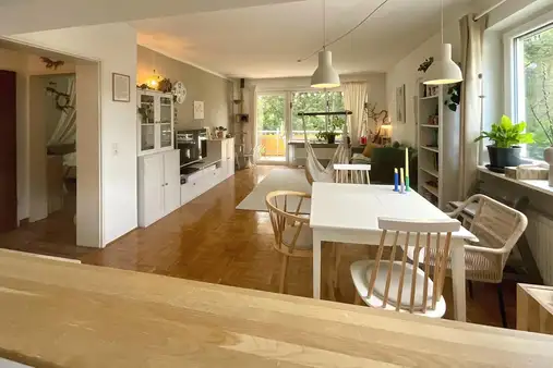 Renovierte 3- Zimmer- Wohnung mit Garage in Creidlitz