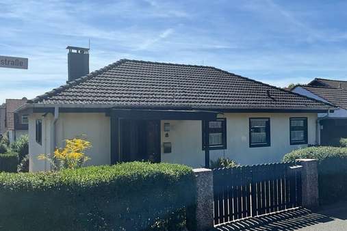 Ansicht von Straße Ansicht von Straße - Einfamilienhaus in 96479 Weitramsdorf mit 140m² kaufen