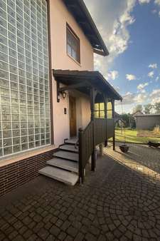 Hauseingang Hauseingang - Einfamilienhaus in 96487 Dörfles-Esbach mit 113m² kaufen