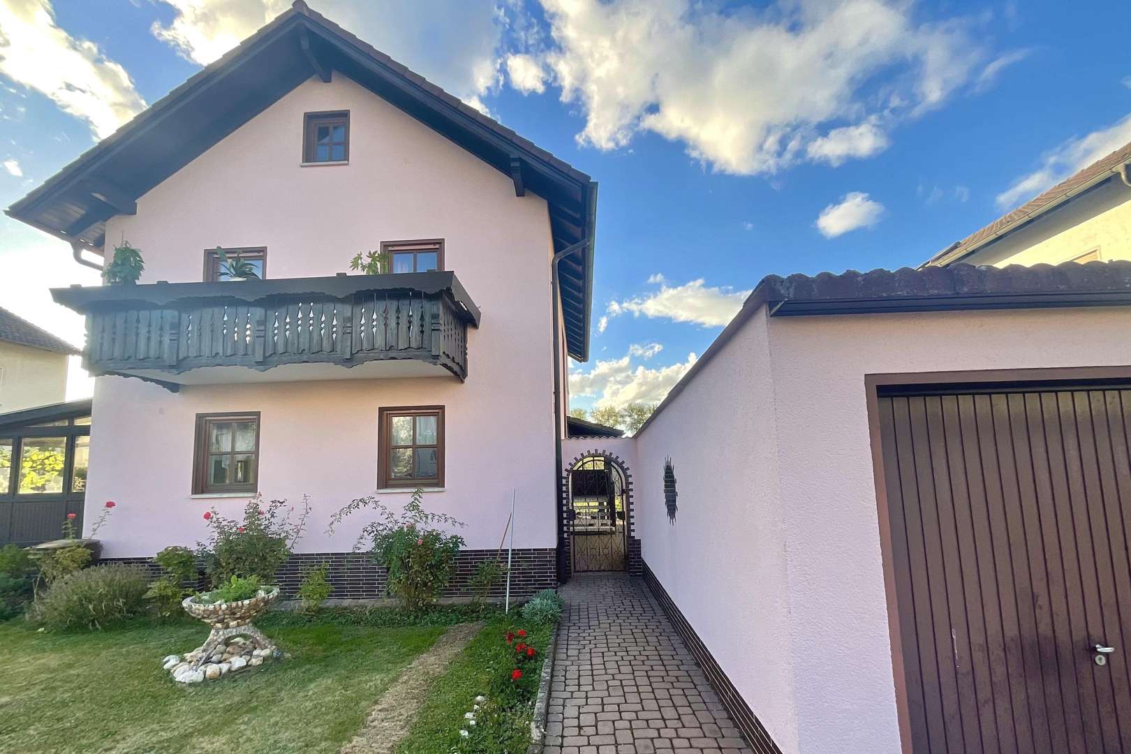 Titelbild Titelbild - Einfamilienhaus in 96487 Dörfles-Esbach mit 113m² kaufen