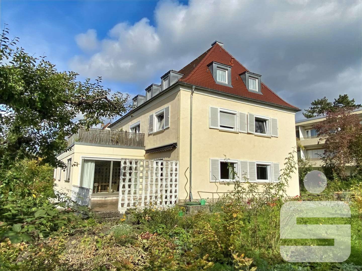 Zweifamilienhaus in 97074 Würzburg mit 232m² kaufen