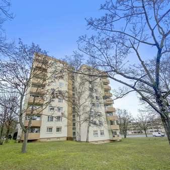 Außenansicht Gebäude - Etagenwohnung in 97078 Würzburg mit 59m² kaufen