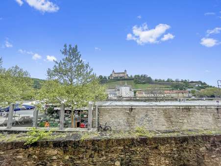 Toller Blick - Erdgeschosswohnung in 97070 Würzburg mit 90m² kaufen