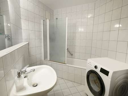Badezimmer - Etagenwohnung in 97074 Würzburg mit 78m² mieten