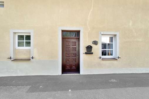 Eingang von der Straße - Einfamilienhaus in 97447 Frankenwinheim mit 230m² kaufen