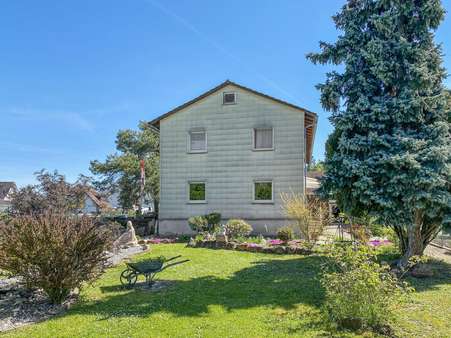 Gartenansicht Gartenansicht - Zweifamilienhaus in 97753 Karlstadt mit 220m² kaufen