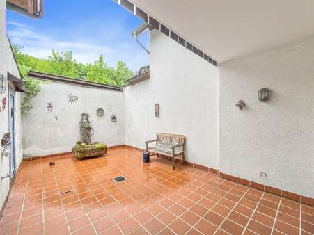 Beeindruckendes Atrium - Reiheneckhaus in 97076 Würzburg mit 118m² kaufen