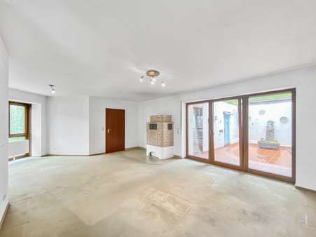 Geräumiges Wohnzimmer - Reiheneckhaus in 97076 Würzburg mit 118m² kaufen