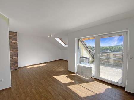 Gemütlicher Wohnraum Gemütlicher Wohnraum - Dachgeschosswohnung in 97080 Würzburg mit 52m² kaufen