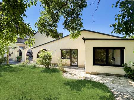 Außenansicht Bungalow - Mehrfamilienhaus in 97225 Zellingen mit 330m² kaufen