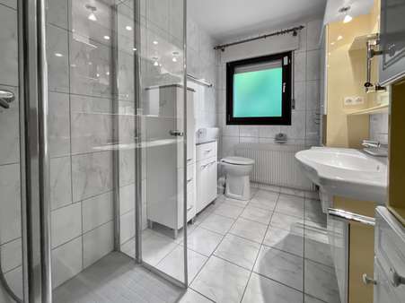 Badezimmer Badezimmer - Einfamilienhaus in 97078 Würzburg mit 174m² kaufen