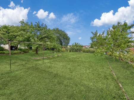 Gartengrundstück - Zweifamilienhaus in 97753 Karlstadt mit 148m² kaufen