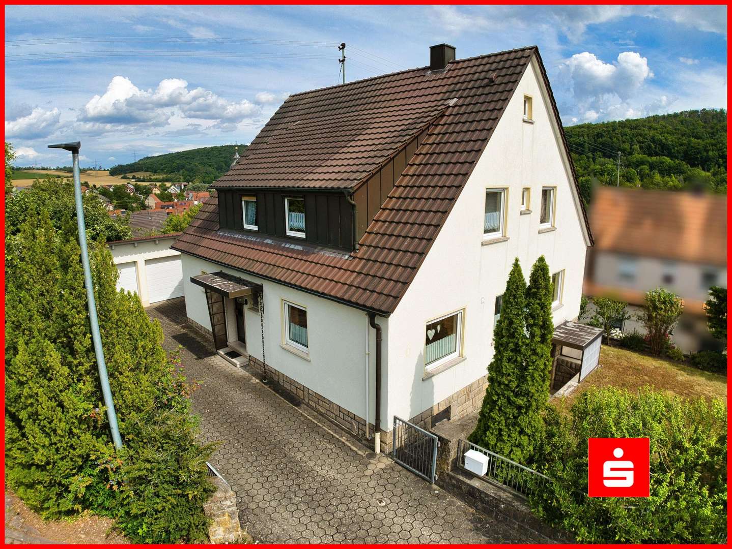 Straßenansicht - Zweifamilienhaus in 97753 Karlstadt mit 148m² kaufen