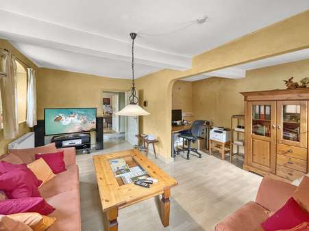 EG Wohnen EG Wohnen - Einfamilienhaus in 97348 Willanzheim mit 179m² kaufen