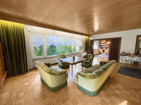 Wohnzimmer Blick Bibliothek - Einfamilienhaus in 97074 Würzburg mit 183m² kaufen