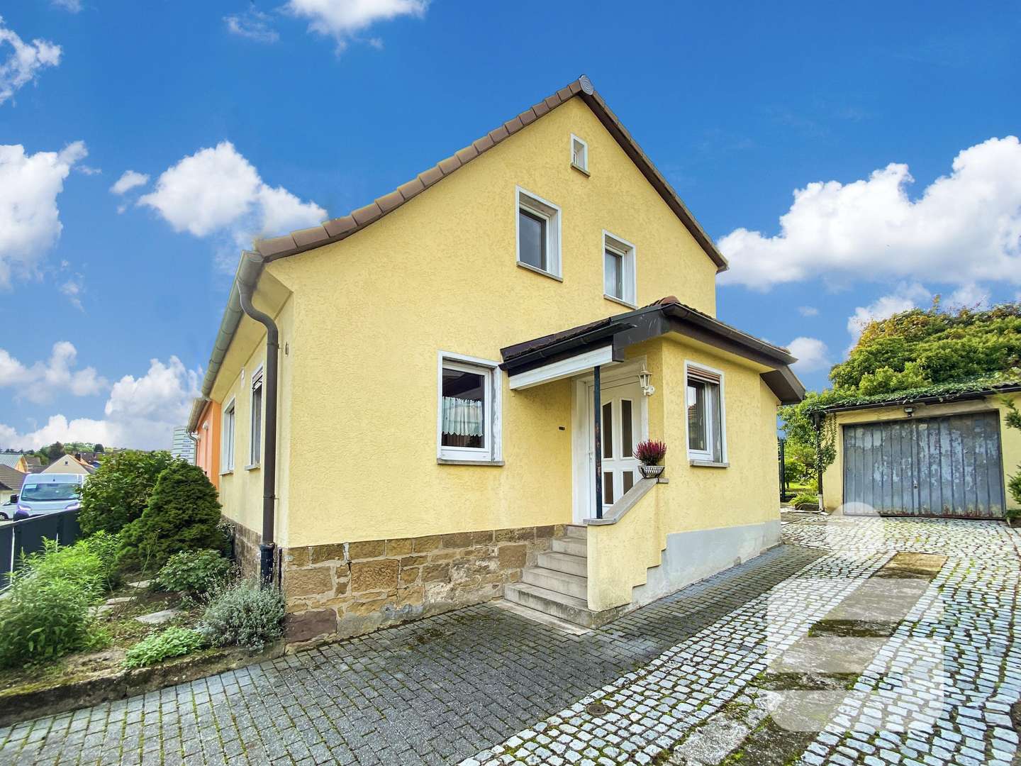 Doppelhaushälfte in 97218 Gerbrunn mit 112m² kaufen