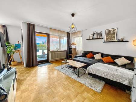 Wohnzimmer - Etagenwohnung in 97074 Würzburg, Frauenland mit 83m² kaufen