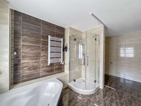 Badezimmer - Reihenmittelhaus in 97265 Hettstadt mit 143m² kaufen