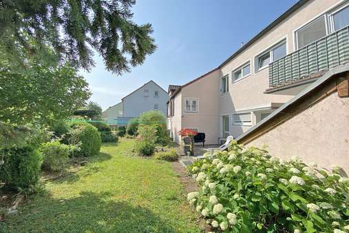 Hausansicht 2 vom Garten - Einfamilienhaus in 97318 Kitzingen mit 212m² kaufen