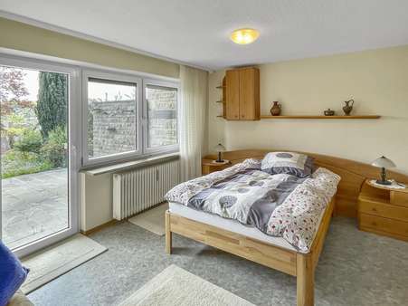 Schlafzimmer Erdgeschoss - Einfamilienhaus in 97199 Ochsenfurt mit 319m² kaufen