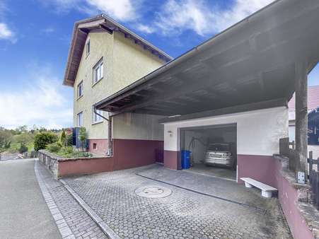 Garage mit Carport - Zweifamilienhaus in 97778 Fellen mit 233m² kaufen