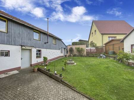 Rasenfläche - Zweifamilienhaus in 97778 Fellen mit 233m² kaufen