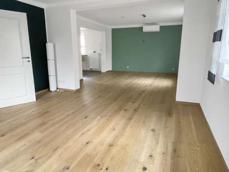 Großzügiger Wohnbereich - Einfamilienhaus in 97295 Waldbrunn mit 127m² kaufen