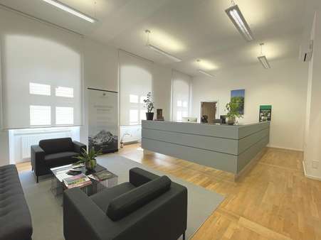 Empfang - Büro in 97070 Würzburg mit 430m² mieten