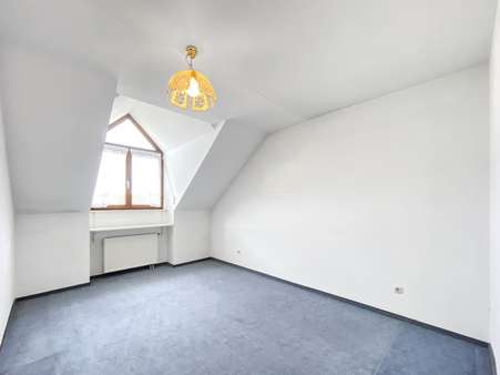 Schlafzimmer Dachgeschoss - Reihenmittelhaus in 97076 Würzburg mit 117m² kaufen