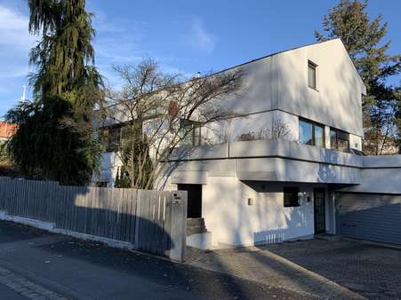 Straßenansicht - Einfamilienhaus in 97421 Schweinfurt mit 211m² kaufen