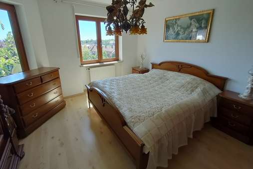 Schlafzimmer - Etagenwohnung in 97422 Schweinfurt mit 82m² kaufen