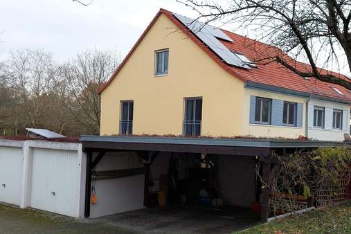 Carport mit Wallbox und direktem Zugang zum Grundstück - Reiheneckhaus in 97422 Schweinfurt mit 143m² kaufen