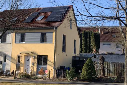 Hausansicht Hausansicht - Reiheneckhaus in 97422 Schweinfurt mit 143m² kaufen