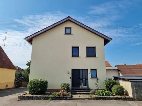 Nord-Ost Ansicht - Einfamilienhaus in 97461 Hofheim mit 175m² kaufen