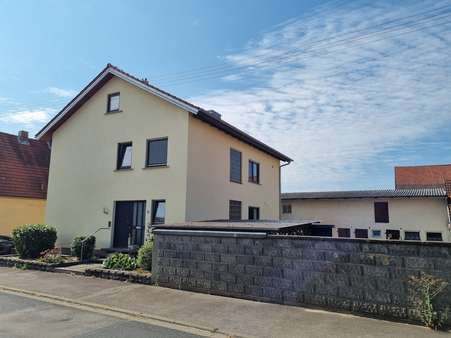 Nord Ansicht - Einfamilienhaus in 97461 Hofheim mit 175m² kaufen