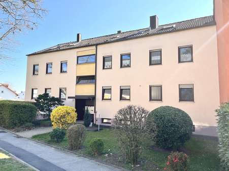Nordostansicht des Hauses - Erdgeschosswohnung in 97475 Zeil mit 74m² kaufen
