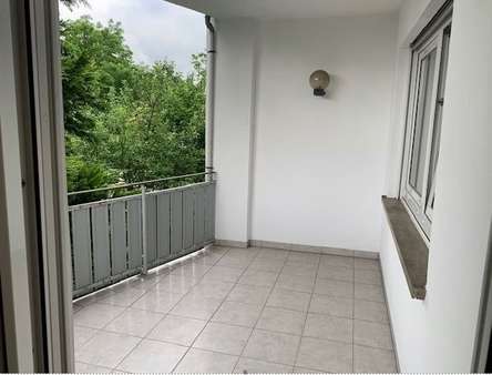 überdachter Balkon überdachter Balkon - Erdgeschosswohnung in 97437 Haßfurt mit 97m² mieten