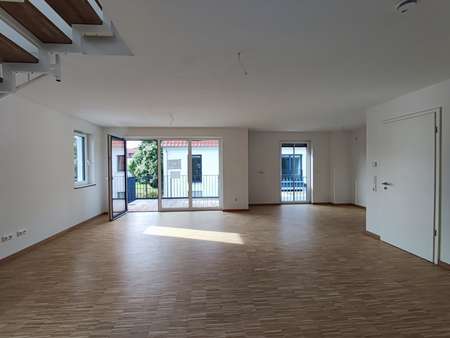 offener Wohnbereich/Küche mit Balkon offener Wohnbereich/Küche mit Balkon - Maisonette-Wohnung in 97469 Gochsheim mit 120m² kaufen