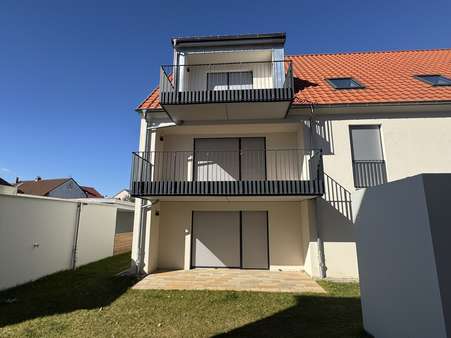 Erdgeschoss mit Gartenanteil - Erdgeschosswohnung in 97469 Gochsheim mit 98m² kaufen