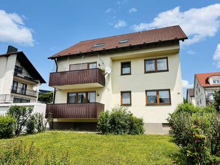 Ansicht des Hauses - Dachgeschosswohnung in 97437 Haßfurt mit 74m² kaufen